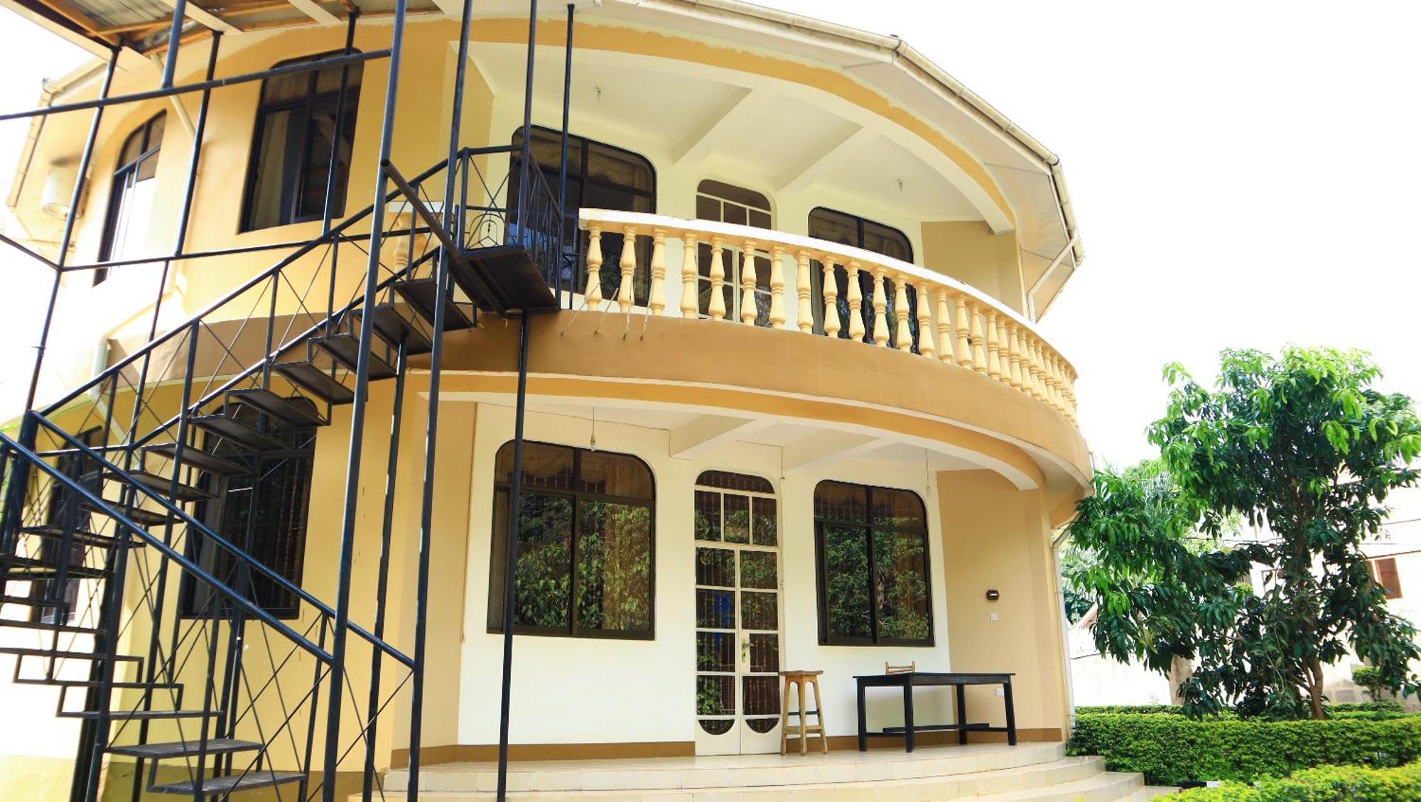 Mama Thea Homes Моши Екстериор снимка
